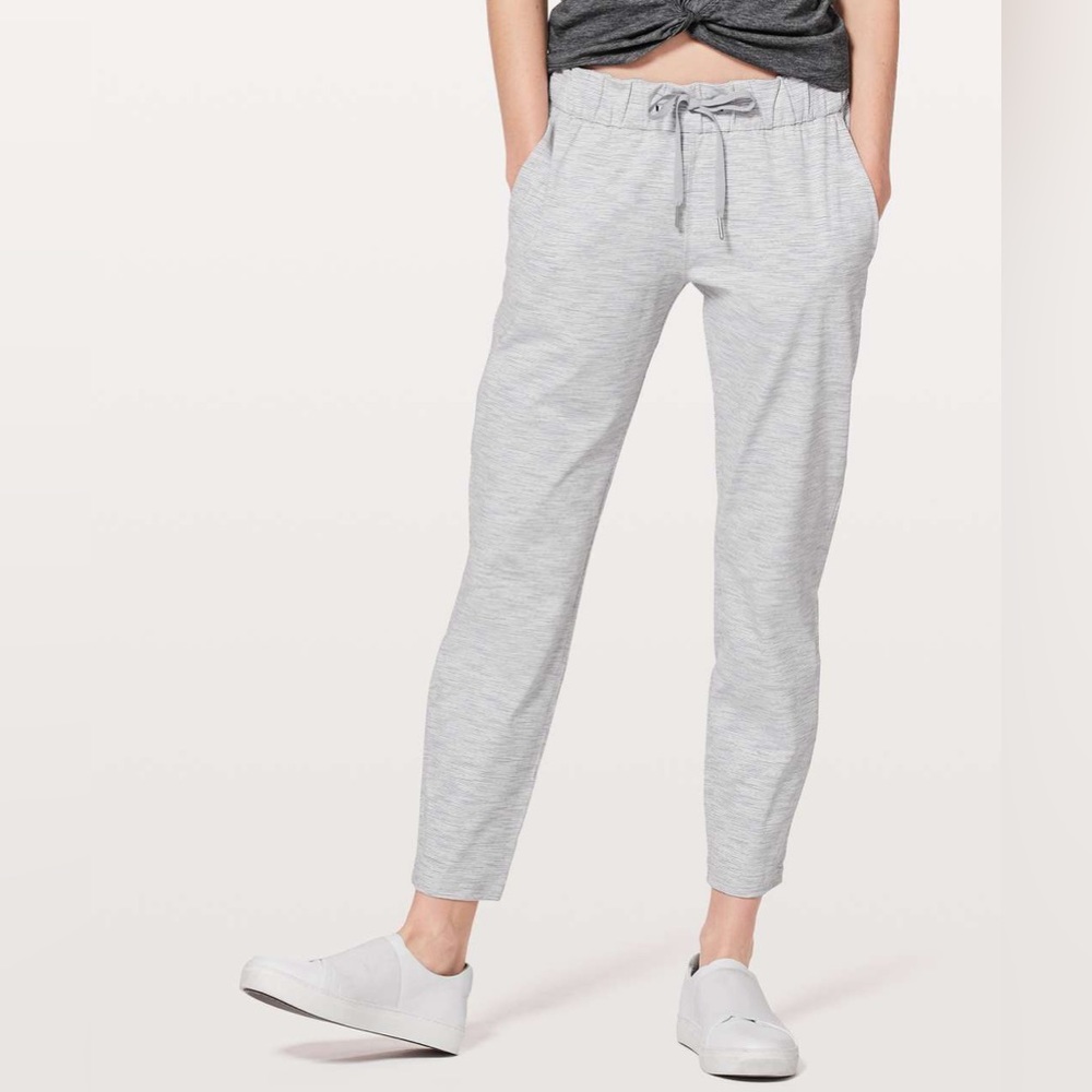 Lululemon on the fly pant in we are from space color